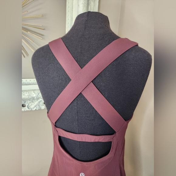 Burgundy Women's Lululemon Activewear Tank Size 6 - Picture 4 of 8